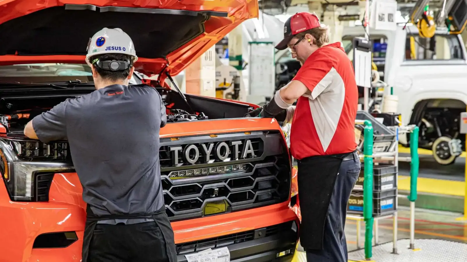 Thiếu phụ tùng, doanh số Toyota toàn cầu sẽ giảm hẳn so với năm 2021