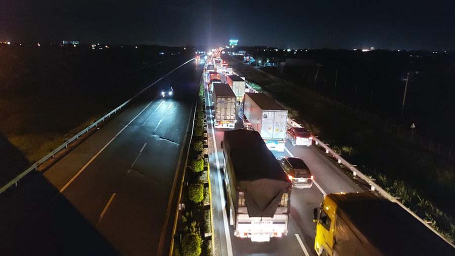  Cao tốc TP. HCM - Trung Lương giao thông bát nháo, tai nạn liên tục