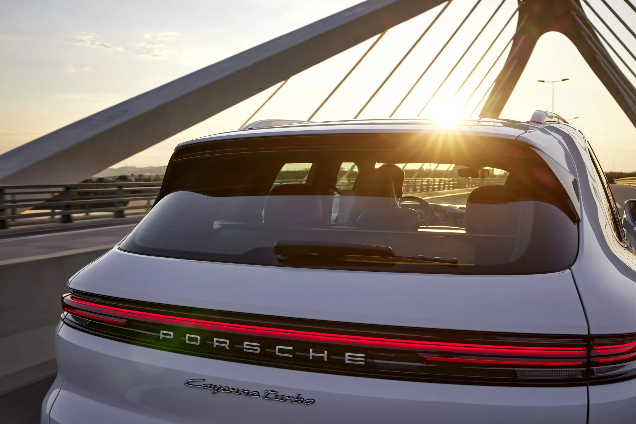 2024-Porsche-Cayenne-Turbo-E-Hybrid-7.webp