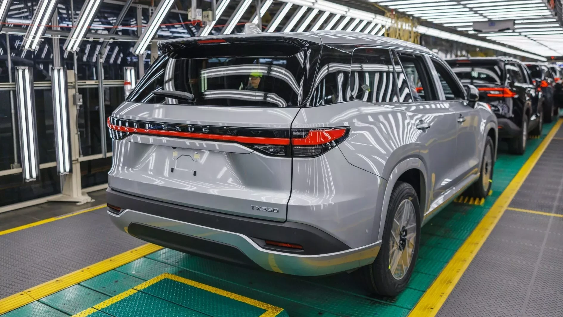 Toyota đầu tư 1.4 tỷ USD tại Mỹ để phát triển xe SUV điện 3 hàng ghế