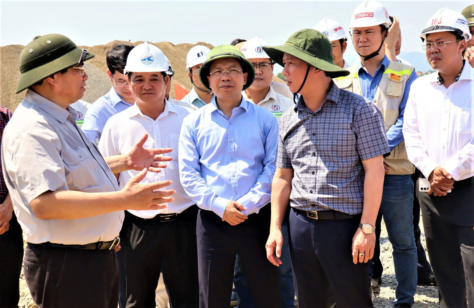 Thủ tướng: Thi công "3 ca, 4 kíp", sớm hoàn thành cao tốc Khánh Hòa - Buôn Ma Thuột