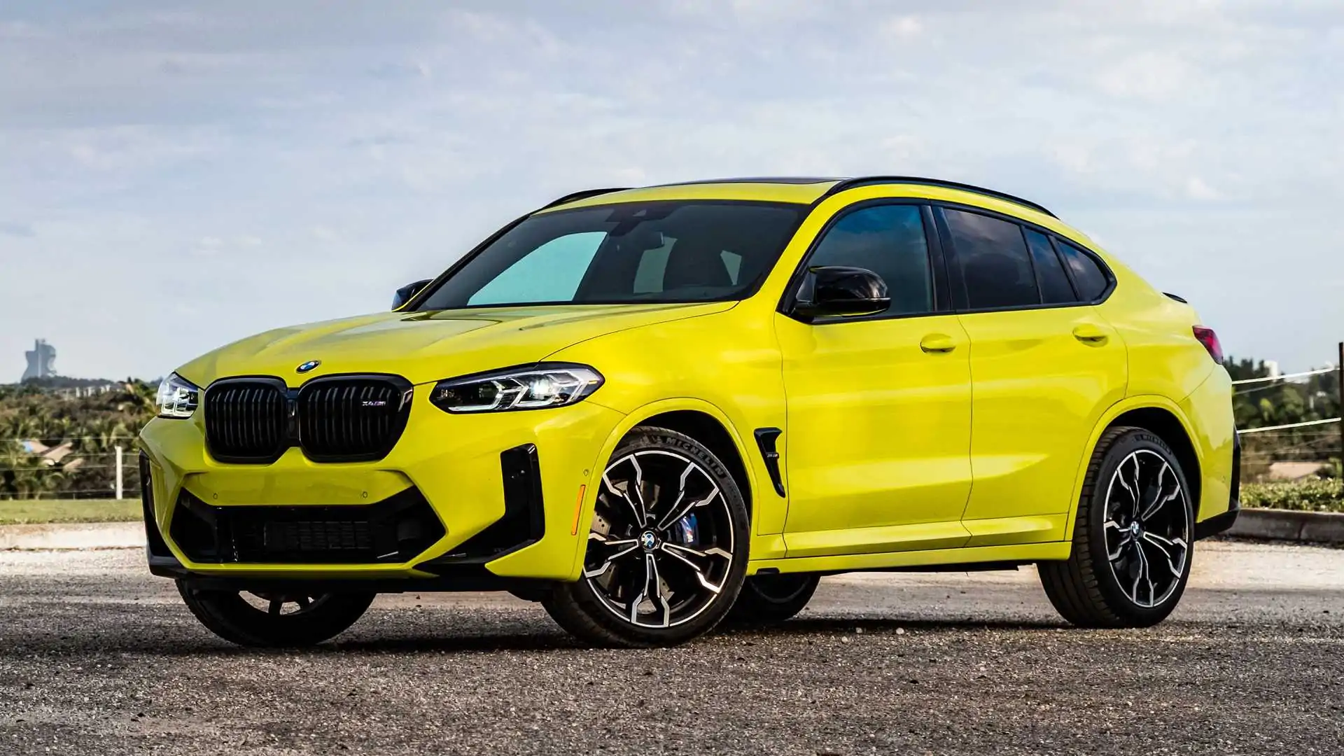 BMW khai tử X4, thay thế bằng xe điện iX4