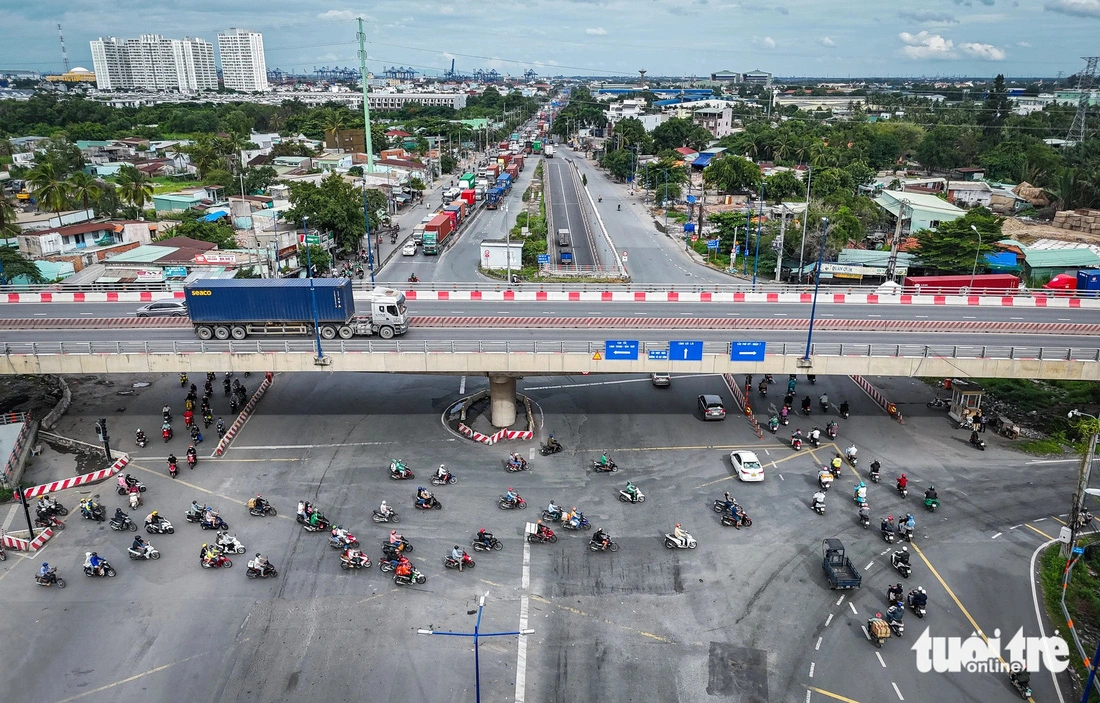 Vòng xoay Mỹ Thủy: Điểm đen giao thông lâu năm ở TP.HCM chưa thể xóa