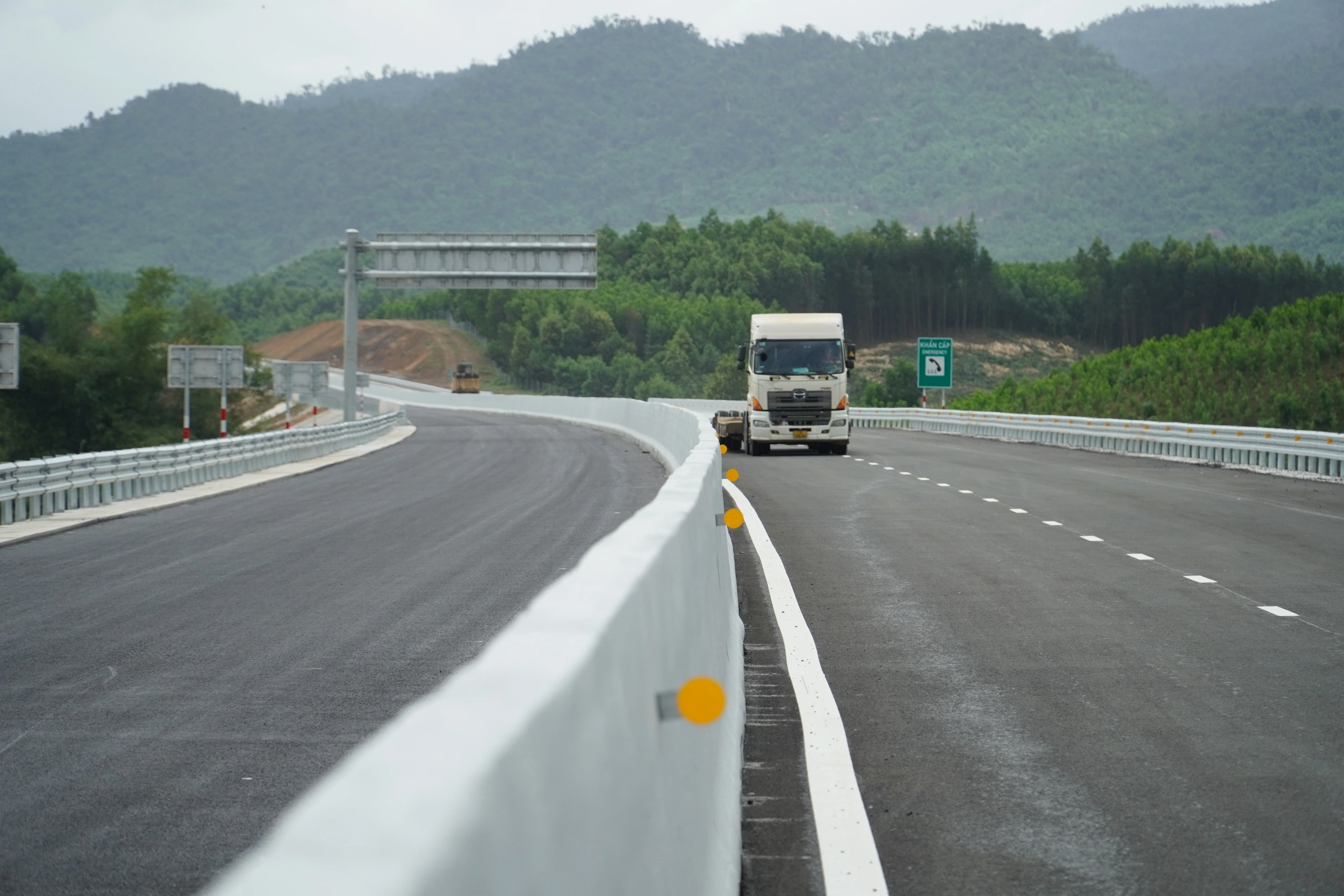 Tập đoàn Sơn Hải có văn bản đề nghị đưa vào khai thác 68 km cao tốc Vân Phong - Nha Trang trước ngày 10/1/2025.