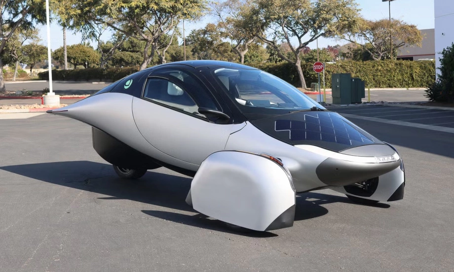 Xe Điện Mặt Trời Aptera Hoàn Thành Chuyến Đi 482 Km Mà Không Cần Sạc