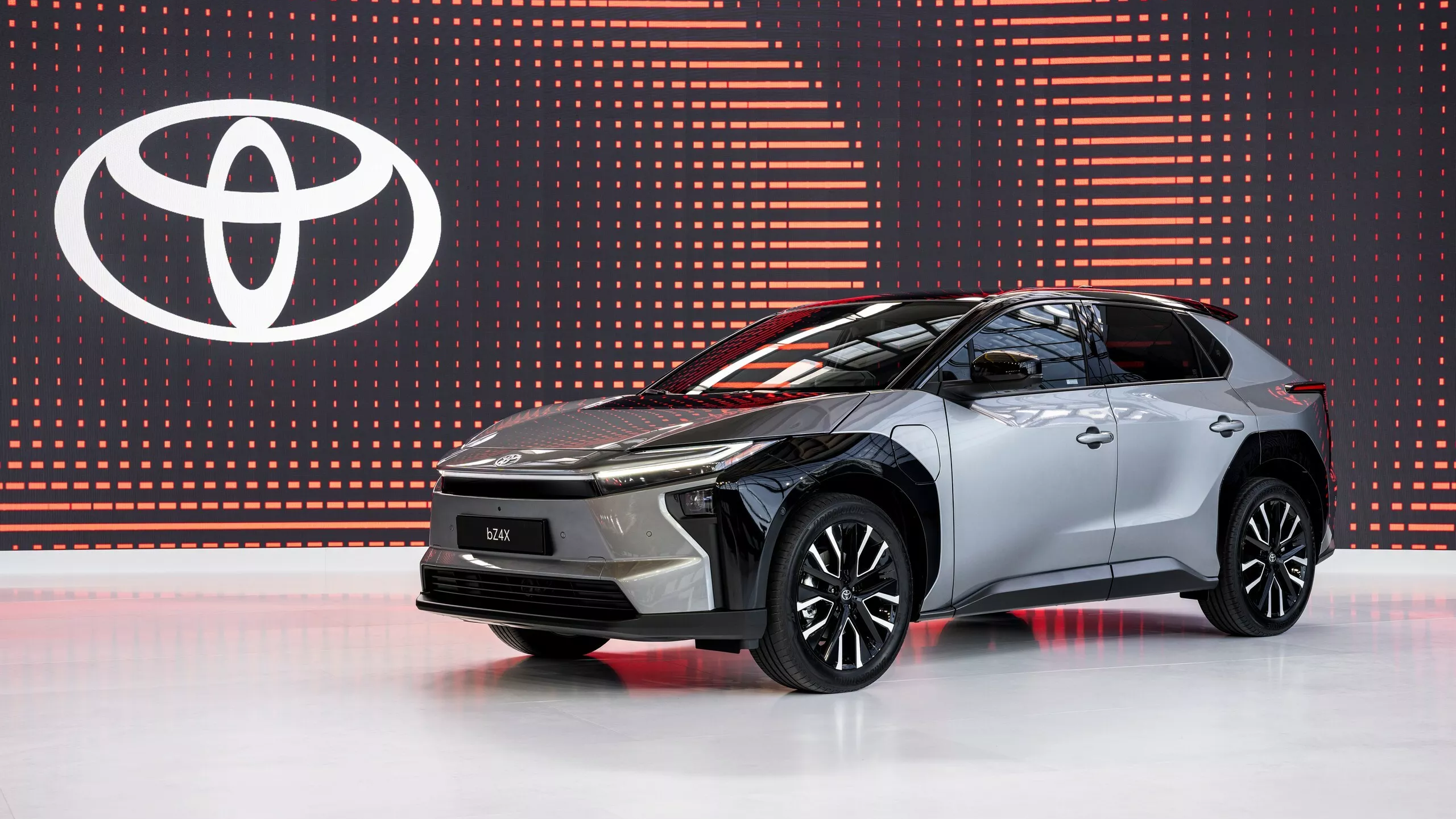 Chủ tịch Akio Toyoda: Xe điện không hề "sạch" như mọi người lầm tưởng