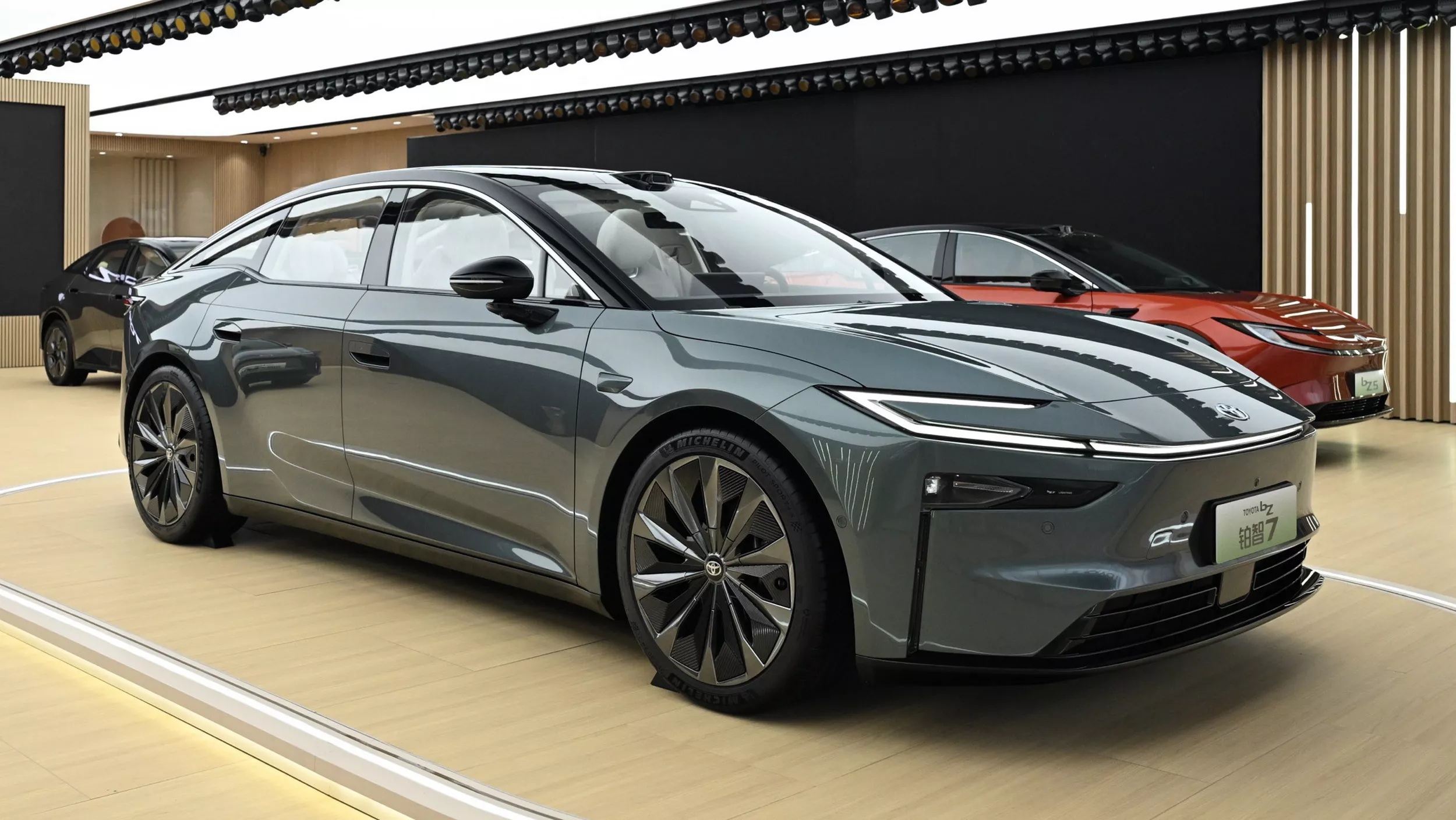 Chủ tịch Akio Toyoda: Xe điện không hề "sạch" như mọi người lầm tưởng