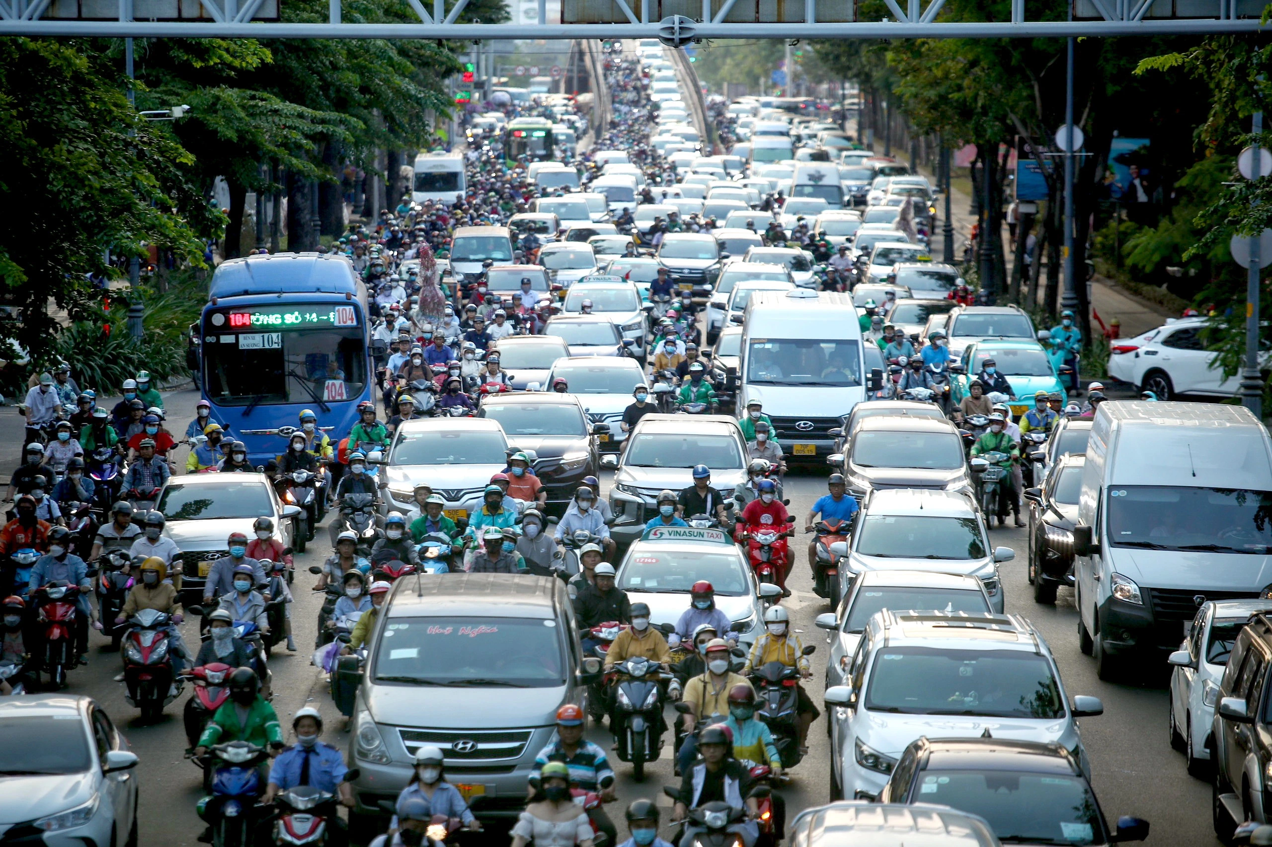 sap-siet-chuan-khi-thai-o-to-tai-viet-nam-1-thanhnien-17466838645091575350990.webp
