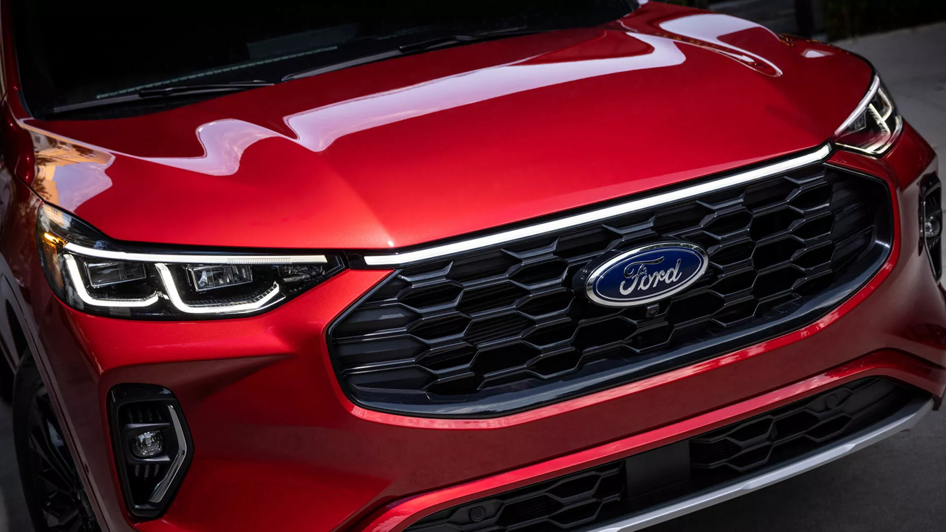 Ford mở 5 đợt triệu hồi liên tục tại Mỹ vì nguy cơ cháy nổ xe