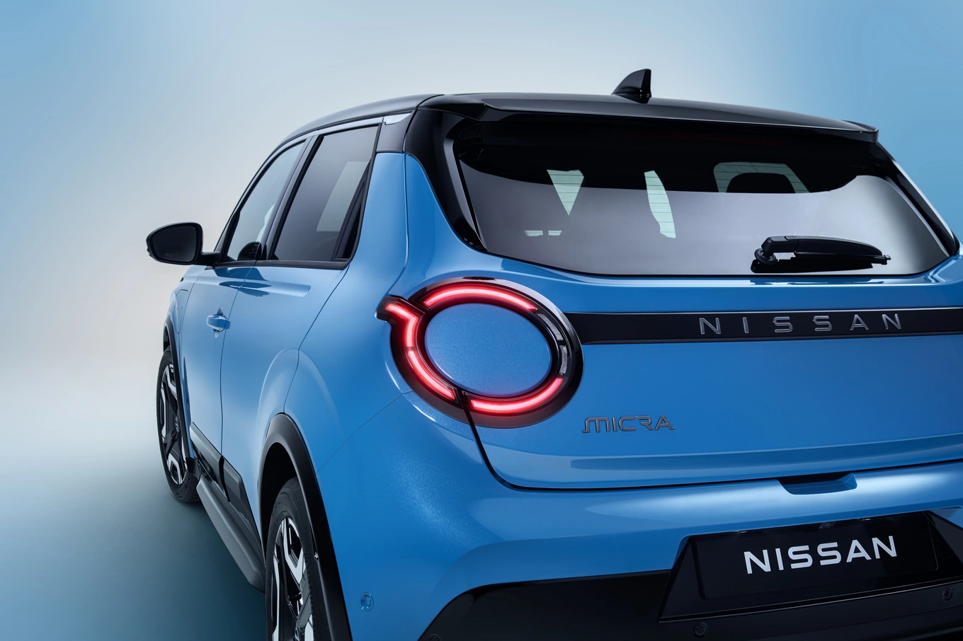 Thông tin xe ngày 19/6: Santa Fe cũ hút khách, GSM dẫn đầu taxi điện, Nissan tái cơ cấu