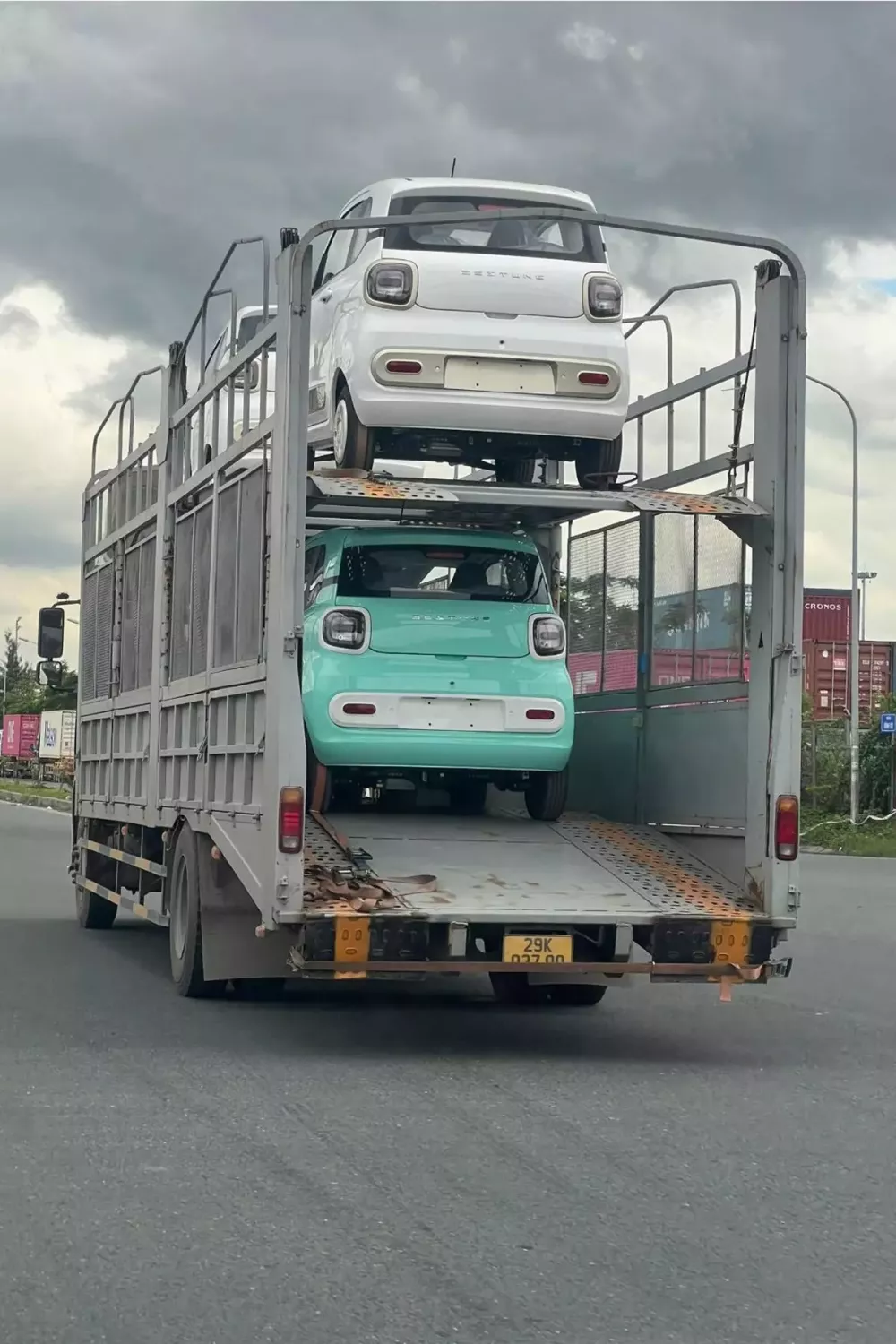 Thông tin xe ngày 20/6: Thêm xe điện mini sắp bán tại VN, loạt xe giá rẻ cuối 2025