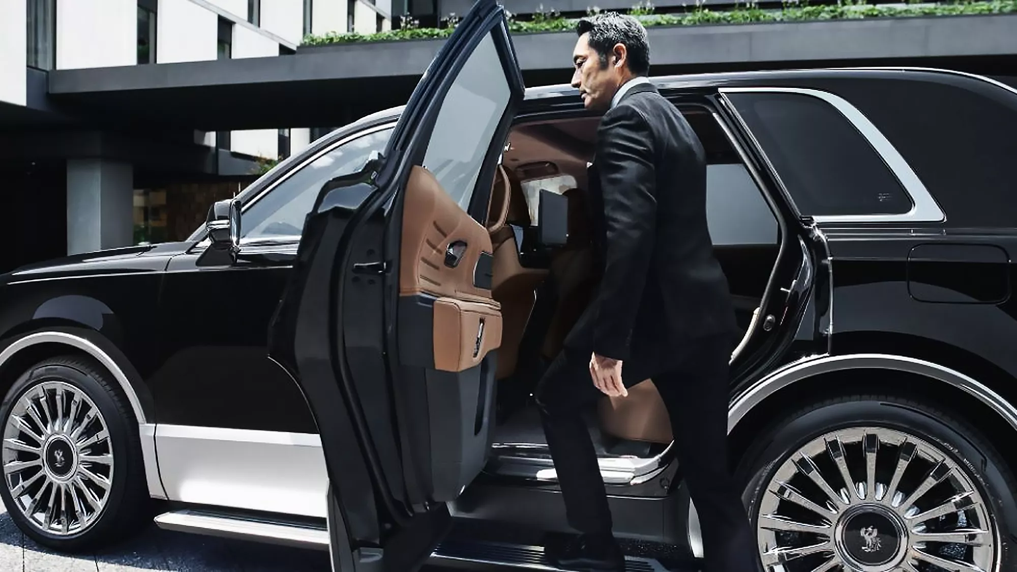 Toyota-Century-SUV-main-2 (1).webp