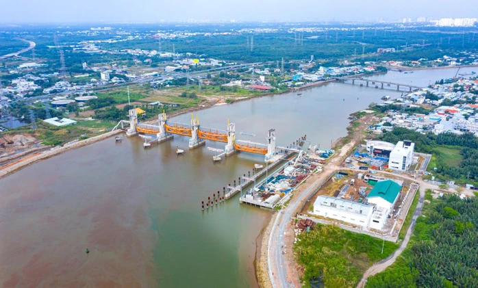 Thông tin giao thông ngày 26/6: Phạt nguội trên QL5, tài xế say xỉn trên cao tốc, khởi công đường “nát” ở TP Thủ Đức