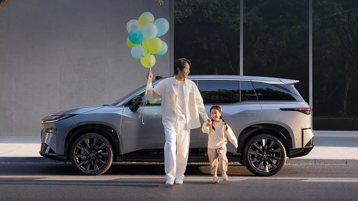 Xe điện siêu rẻ của Toyota có giá cao gấp 3 lần khi xuất khẩu