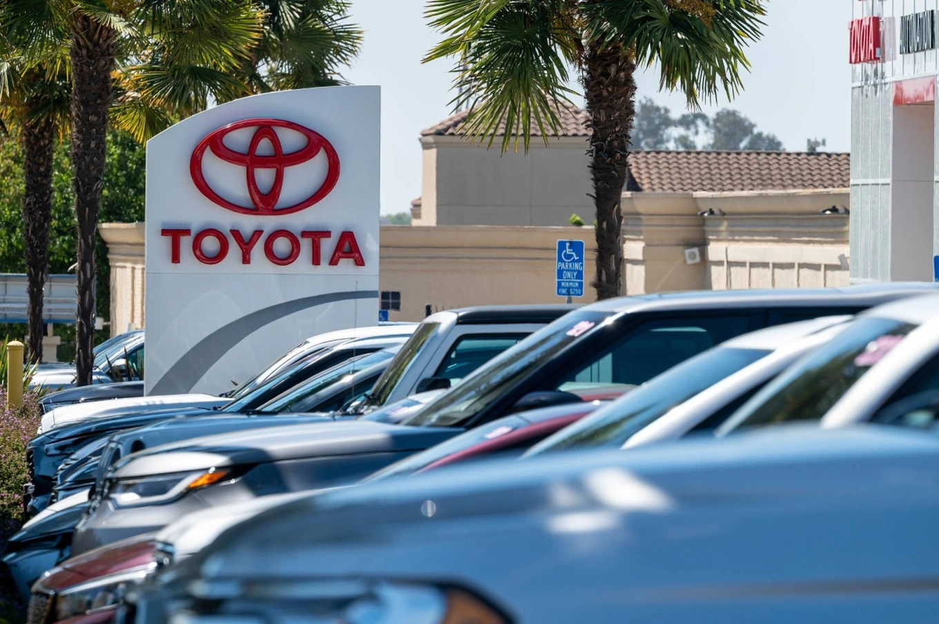 Thông tin xe ngày 29/6: Toyota tăng giá, Xiaomi YU7 cháy đơn, Lynk & Co 08 sắp đấu Everest tại Việt Nam