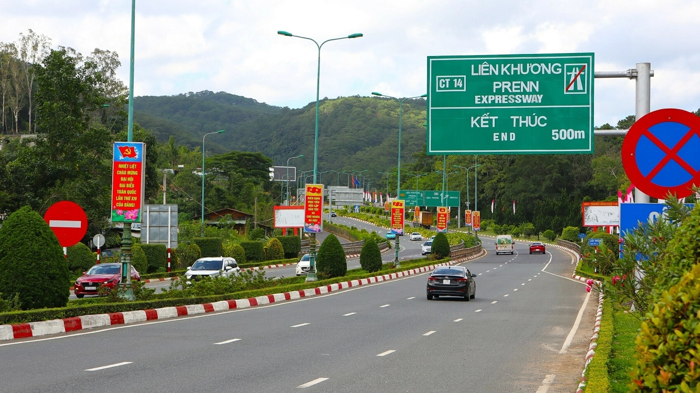 Khởi công cao tốc rút ngắn thời gian TP HCM đi Đà Lạt