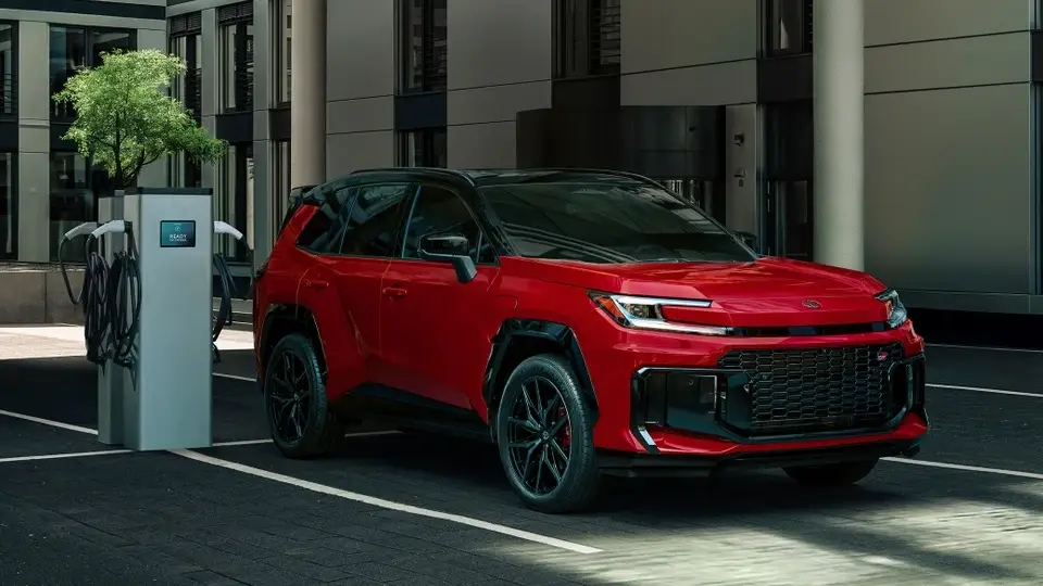 Thông tin xe ngày 2/7: Phí lăn bánh xe máy giảm mạnh, Toyota vượt Tesla, Huawei công bố pin xe điện sạc 5 phút