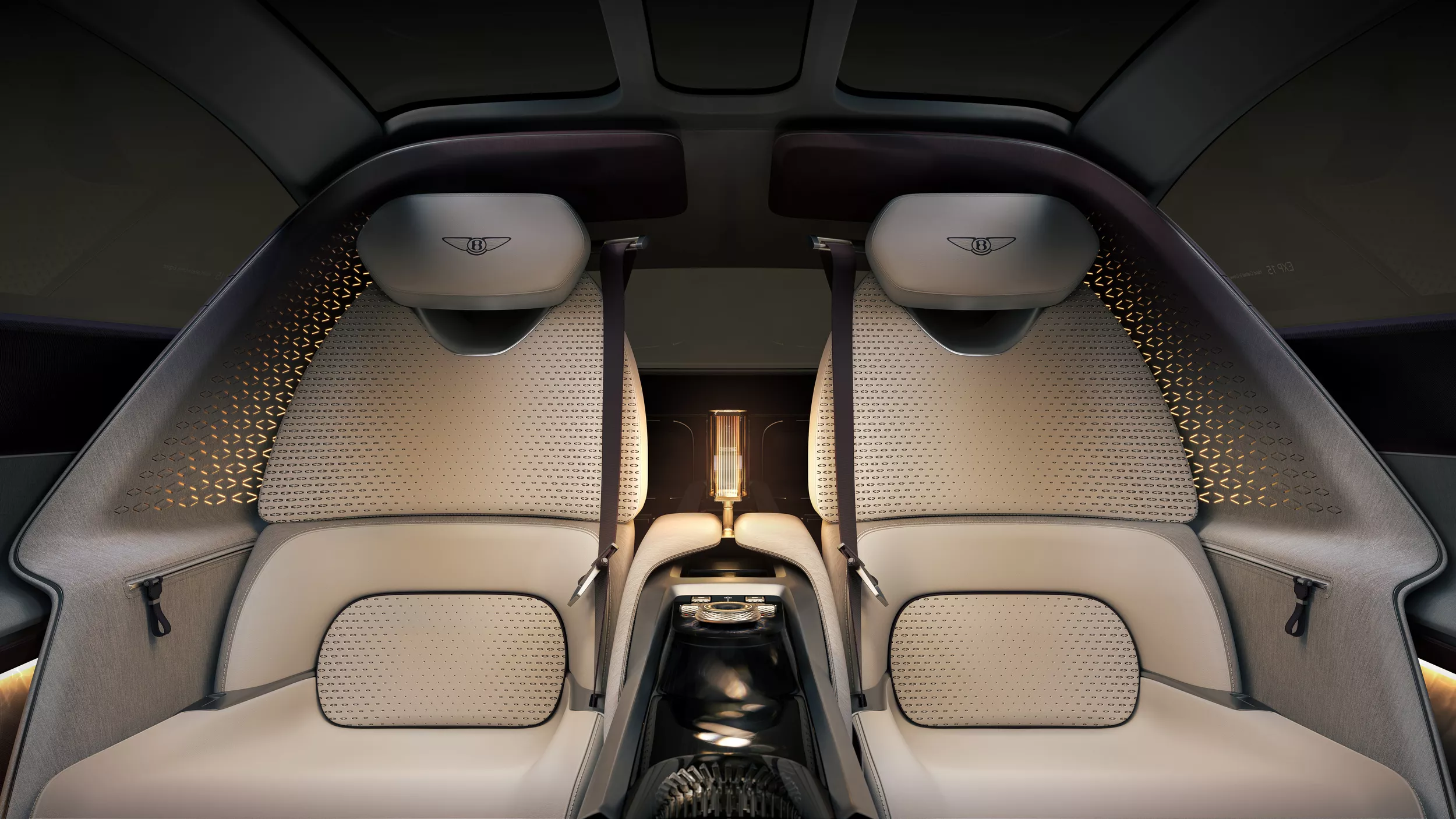 Bentley gây “sốc” với concept EV đầu tiên: không có ghế phụ, có hẳn giường cho thú cưng