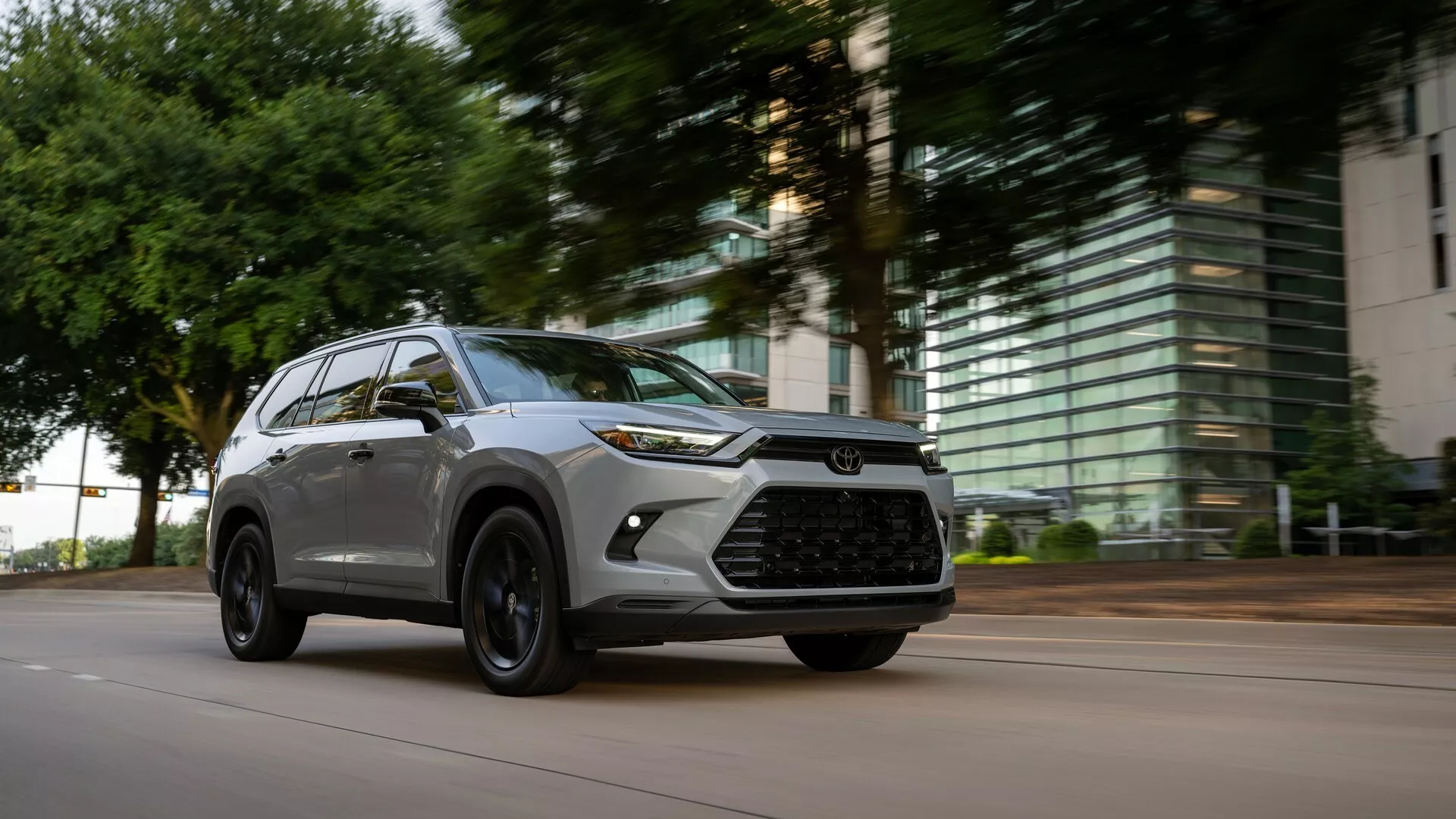 2025-Toyota-Grand-Highlander-Nightshade-1104-9.webp