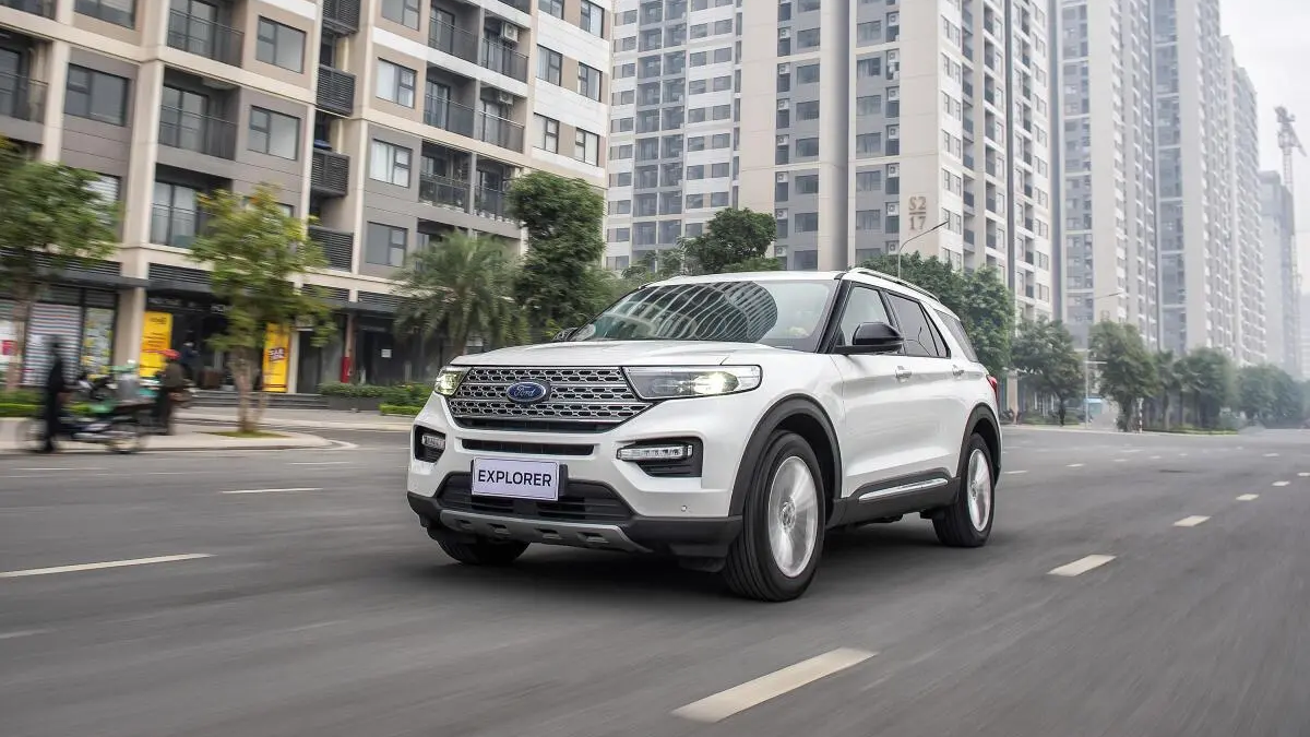 Triệu hồi Ford Explorer tại Việt Nam để điều chỉnh Camera 360 độ