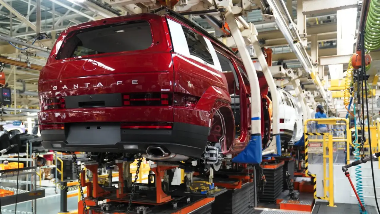 hyundai-santa-fe-hybrid-production-boost-1280x765.jpg.webp