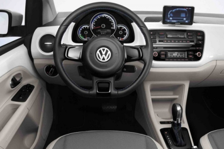 e-up! Xe hoàn toàn chạy điện của VW có giá 33.600 USD