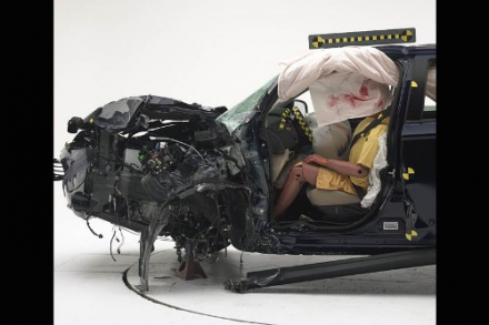 mitsubishi_outland...4_crash_test_2.jpg