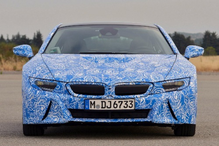 BMW i8 - chiếc xe hơi đầu tiên sử dụng kính Gorilla Glass