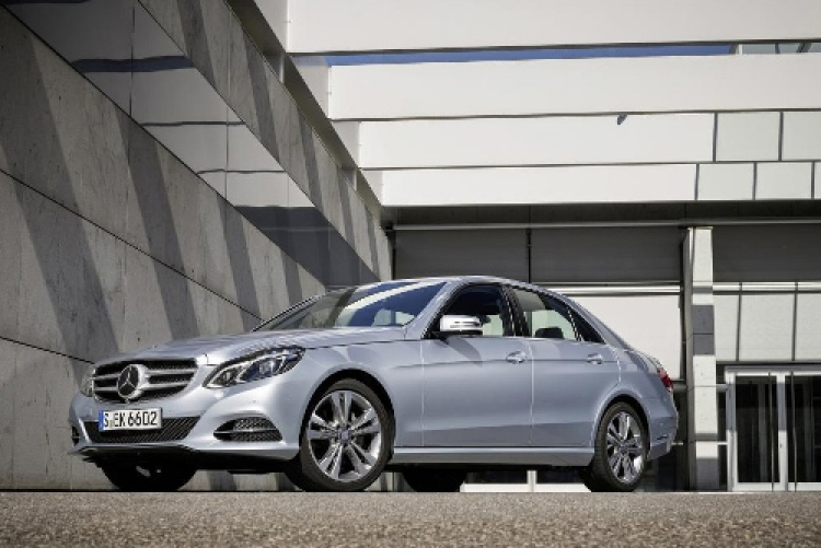 Mercedes E200 Natural Gas Drive và E220 Blue EFFICIENCY