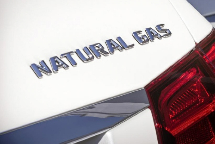 Mercedes E200 Natural Gas Drive và E220 Blue EFFICIENCY