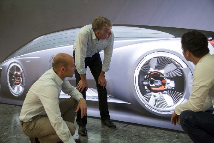 Fleet shuttle quattro - chiếc xe viễn tưởng của Audi sắp xuất hiện trong phim ENDER'S GAME