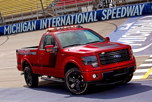 Ford F-150 Tremor 2014 tham dự Michigan International Speedway