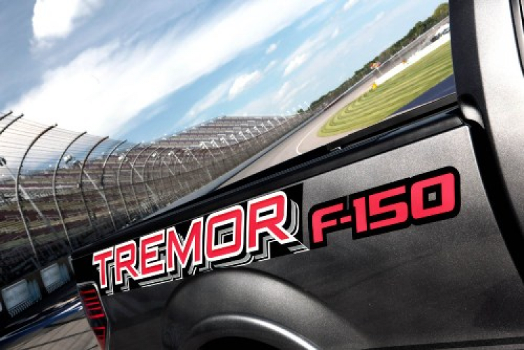 Ford F-150 Tremor 2014 tham dự Michigan International Speedway