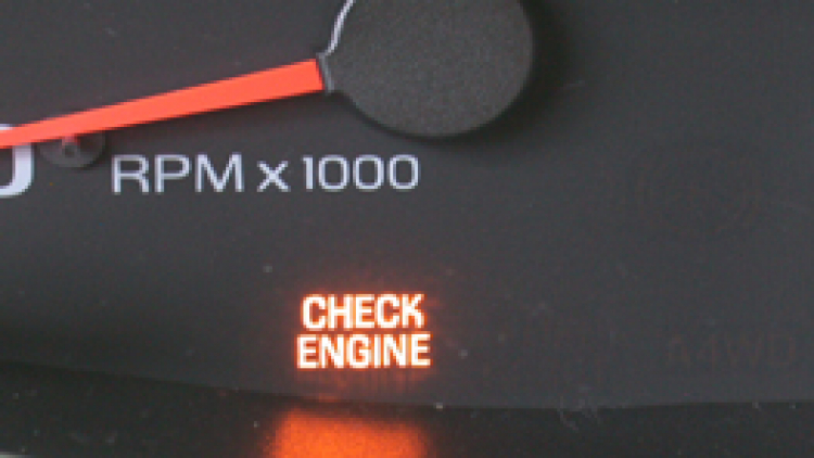 Sự bí ẩn của đèn “Check Engine” trên xe