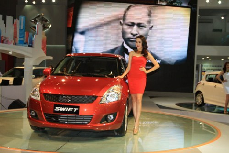 Dàn xe SWIFT đủ sắc màu ra mắt ấn tượng tại Việt Nam Motor Show 2013