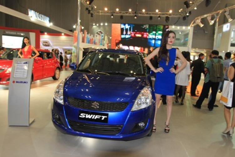 Dàn xe SWIFT đủ sắc màu ra mắt ấn tượng tại Việt Nam Motor Show 2013