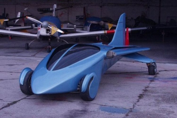 Nguyên mẫu xe bay Aeromobil đã cất cánh lần đầu tiên