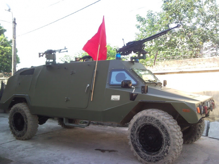 Hàng khủng của Bộ CA ( Hummer trang bị súng) Hàng khủng của Bộ CA ( Hummer trang bị súng)