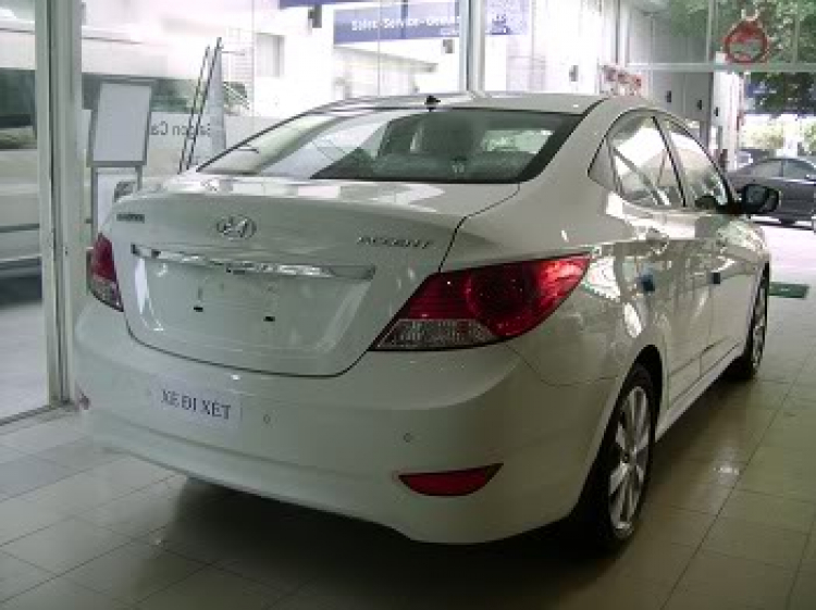 không biết mua xe nào trong 2 xe Huyndai Genesis coupe & Mishubishi Eclipse.