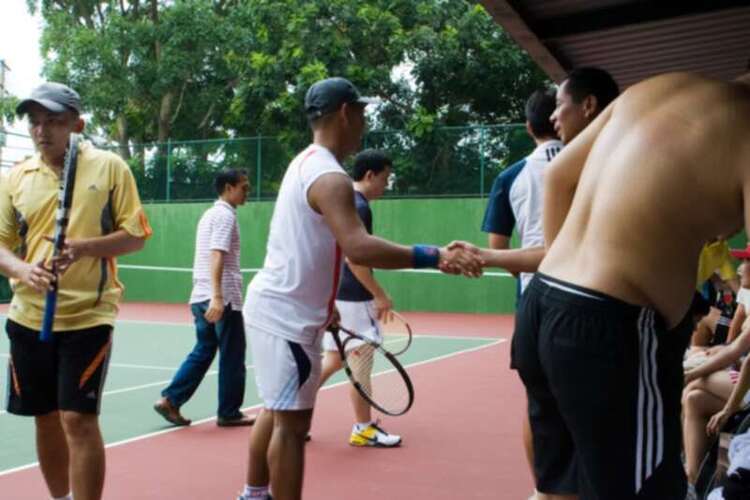 Ảnh giải OS Tennis Cup giữa các chi hội lần 1 - 15/8/2010!