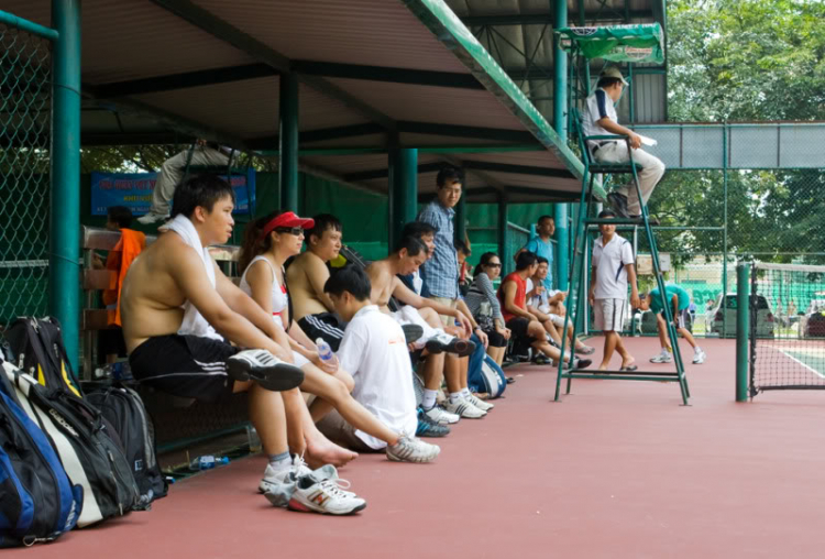 Ảnh giải OS Tennis Cup giữa các chi hội lần 1 - 15/8/2010!