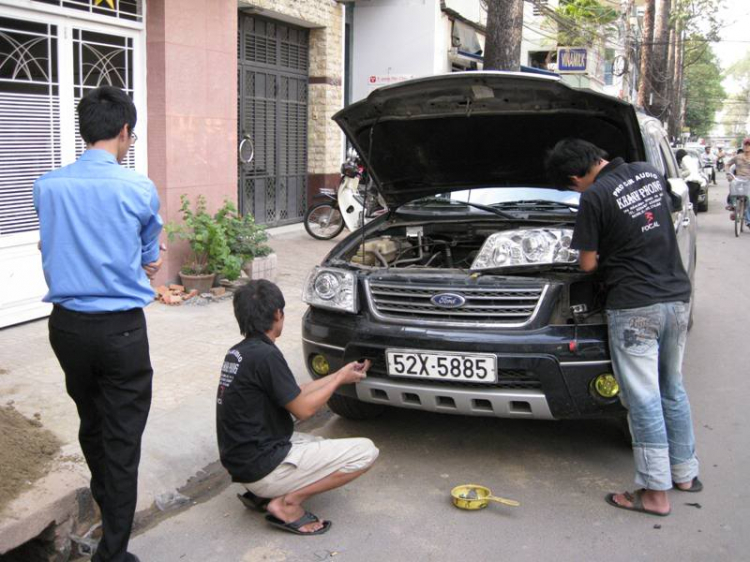 Cần các bác tư vấn về lên đèn cho ford escape