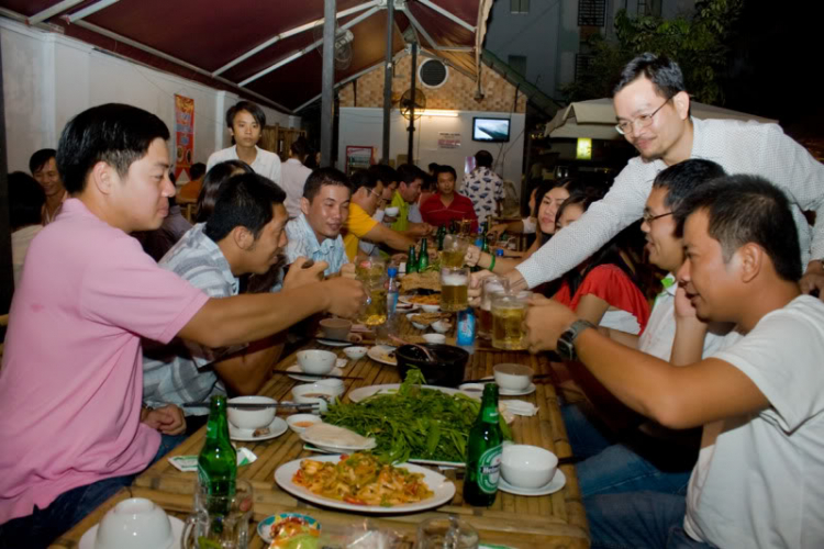 Liên hoan chúc mừng FFC đoạt ngôi vị Á quân giải Tennis OS lần thứ nhất 2010 Liên hoan chúc mừng FFC đoạt ngôi vị Á quân giải Tennis OS lần thứ nhất 2010