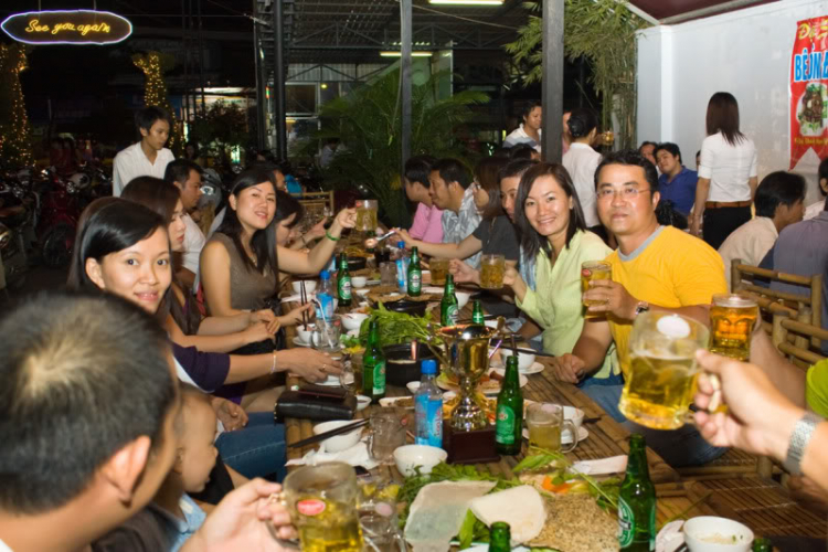 Liên hoan chúc mừng FFC đoạt ngôi vị Á quân giải Tennis OS lần thứ nhất 2010 Liên hoan chúc mừng FFC đoạt ngôi vị Á quân giải Tennis OS lần thứ nhất 2010