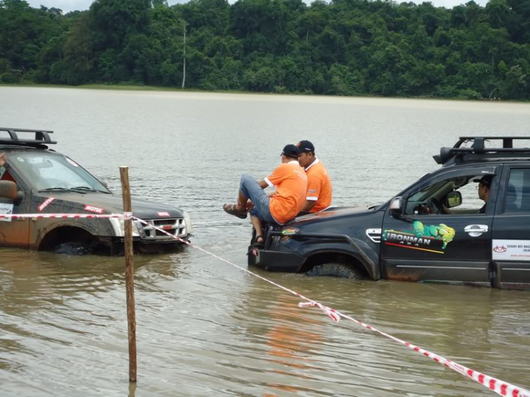 Những hình ảnh đầu tiên của Vô Lăng Vàng Off-Road 2010