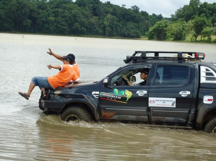 Những hình ảnh đầu tiên của Vô Lăng Vàng Off-Road 2010