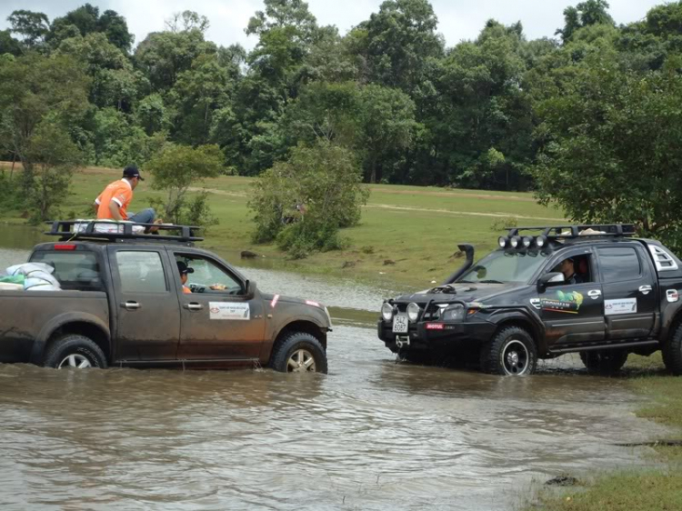 Những hình ảnh đầu tiên của Vô Lăng Vàng Off-Road 2010