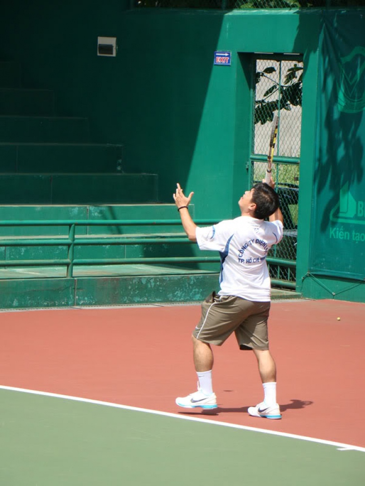 Ảnh giải OS Tennis Cup giữa các chi hội lần 1 - 15/8/2010!