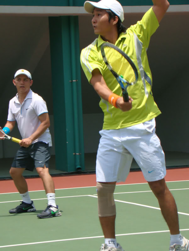 Ảnh giải OS Tennis Cup giữa các chi hội lần 1 - 15/8/2010!