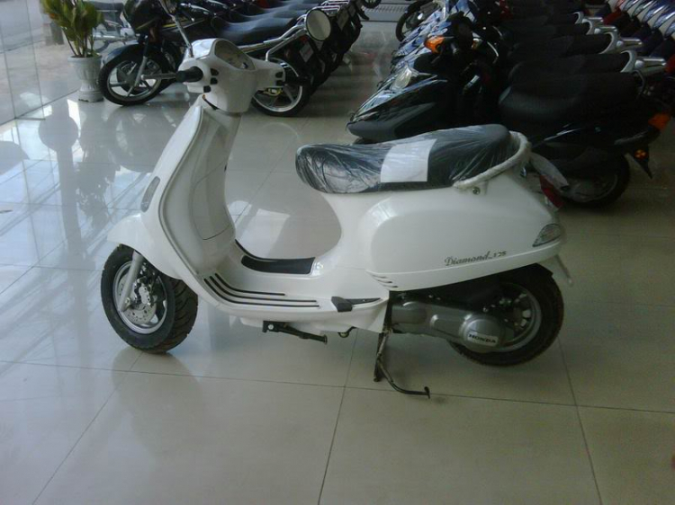 Honda diamond blue125 - Giống Vespa LX 99%.